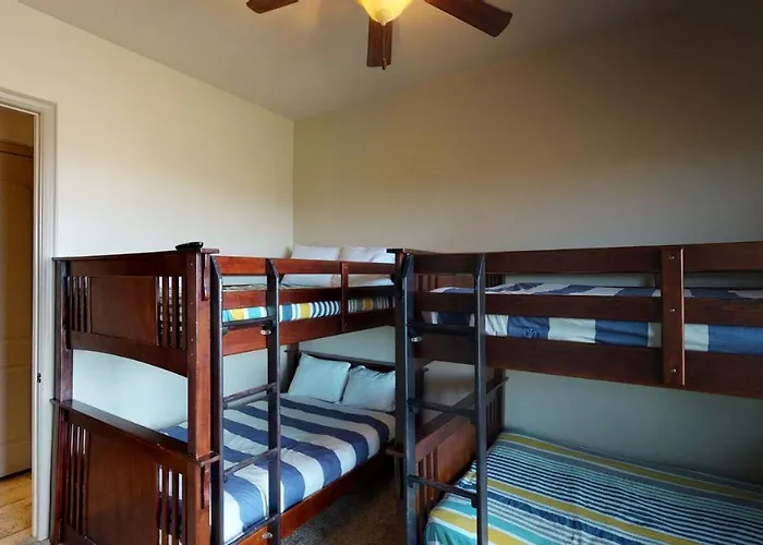 D13-Amazing Red Cliff View-Third Floor 3-Bedroom Sunset View